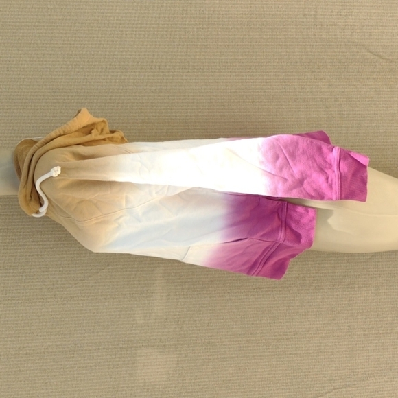 NWT Universal Threads Women's Dip-Dye Ombre Pullover Hoodie - Size S-117 - Picture 2 of 5